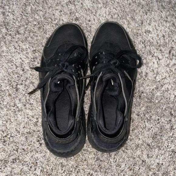 Nike Huarache Run GS Triple Black Sneakers 654275-016 Size 6.5Y / Women's 8 - Picture 6 of 9